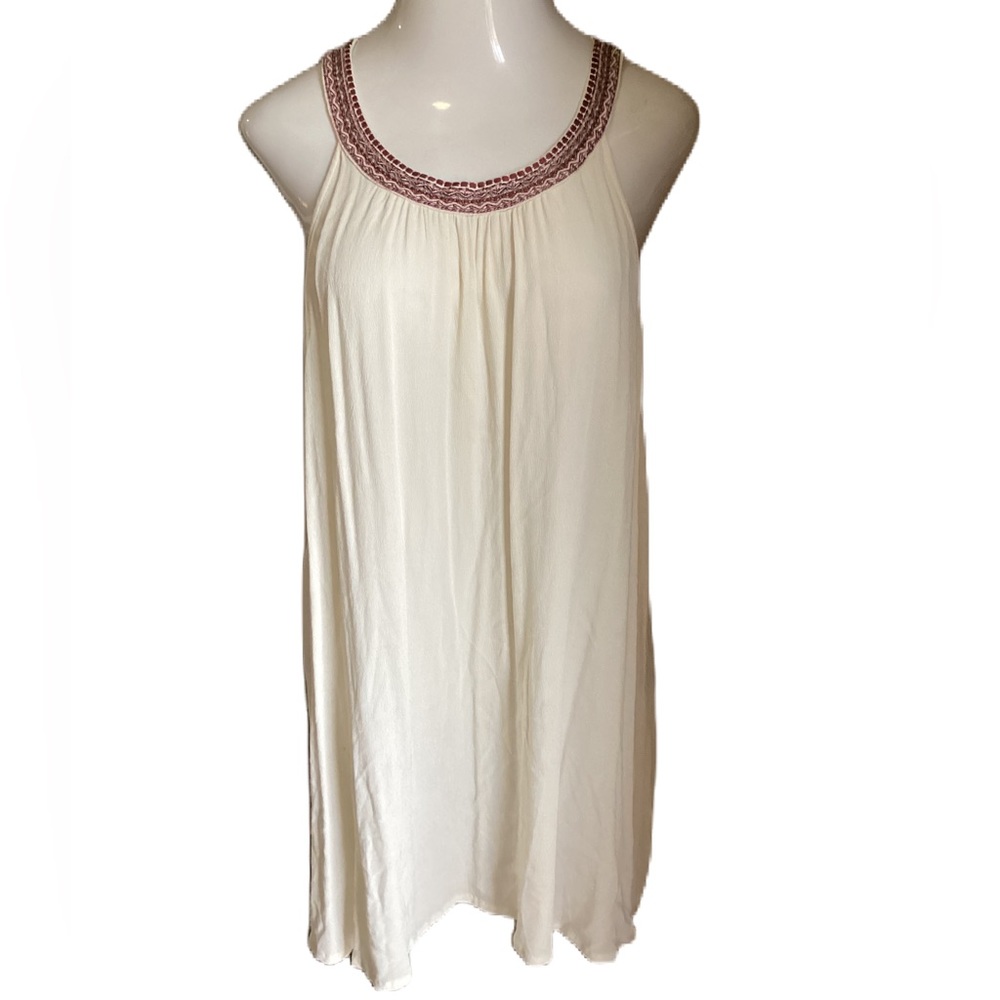 Torrid cream sleeveless top 3